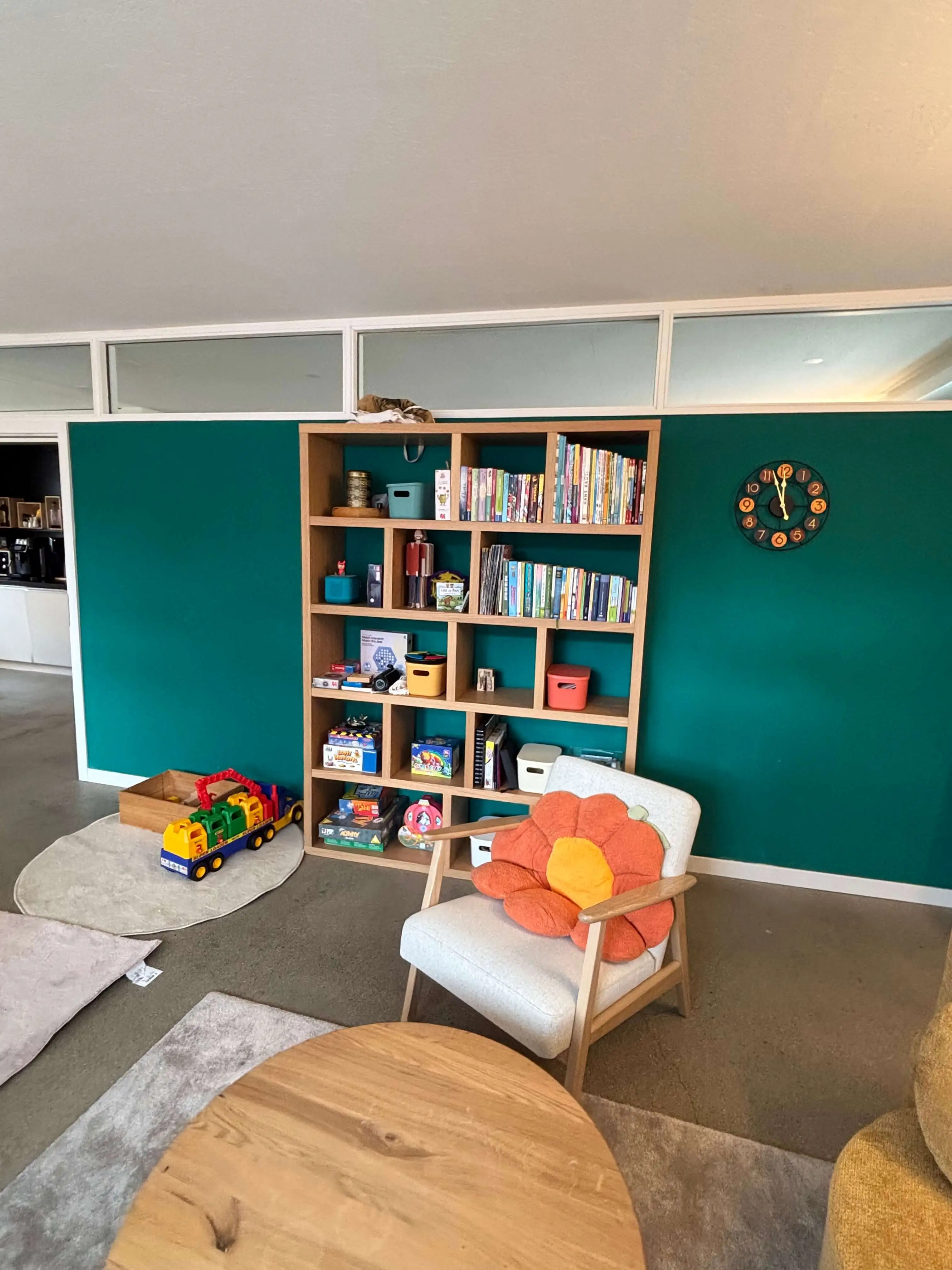 Bücher und Spielmaterial